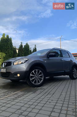 Позашляховик / Кросовер Nissan Qashqai 2010 в 