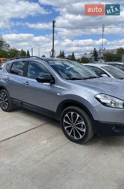 Позашляховик / Кросовер Nissan Qashqai 2013 в 