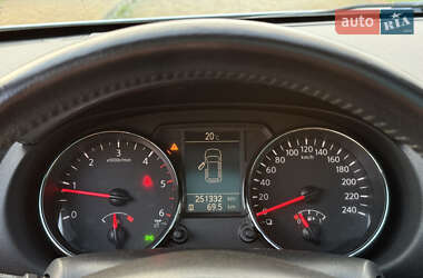 Позашляховик / Кросовер Nissan Qashqai 2011 в 
