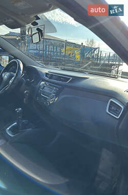 Позашляховик / Кросовер Nissan Qashqai 2017 в 