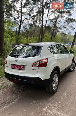 Позашляховик / Кросовер Nissan Qashqai 2011 в 