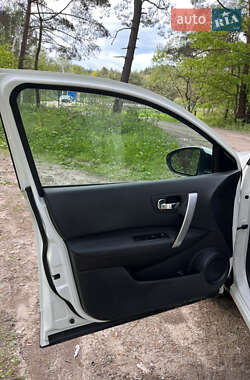 Позашляховик / Кросовер Nissan Qashqai 2011 в 