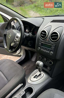 Позашляховик / Кросовер Nissan Qashqai 2011 в 