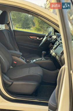 Внедорожник / Кроссовер Nissan Qashqai 2014 в 
