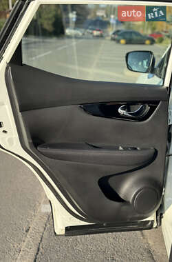 Внедорожник / Кроссовер Nissan Qashqai 2014 в 