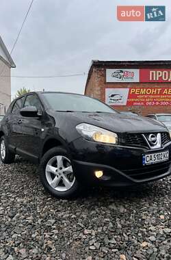 Позашляховик / Кросовер Nissan Qashqai 2010 в 