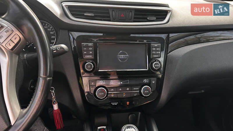 Внедорожник / Кроссовер Nissan Qashqai 2015 в Теофиполе