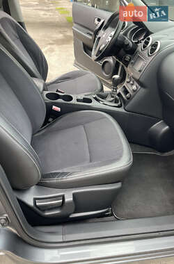 Позашляховик / Кросовер Nissan Qashqai 2013 в 