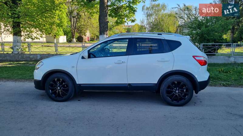 Внедорожник / Кроссовер Nissan Qashqai 2012 в 