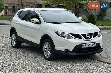 Внедорожник / Кроссовер Nissan Qashqai 2015 в Ивано-Франковске
