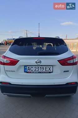 Внедорожник / Кроссовер Nissan Qashqai 2014 в 