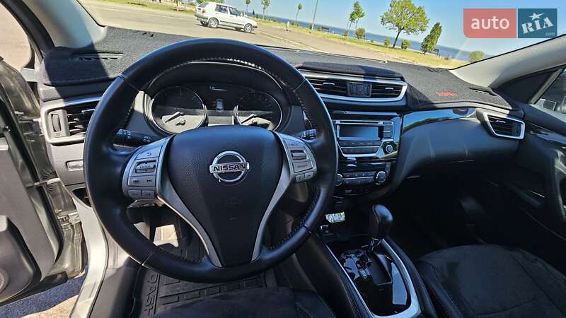 Позашляховик / Кросовер Nissan Qashqai 2014 в Черкасах фото 16 Позашляховик / Кросовер Nissan Qashqai 2014 в Черкасах