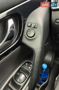 Позашляховик / Кросовер Nissan Qashqai 2014 в 