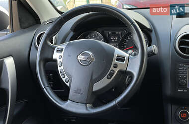 Внедорожник / Кроссовер Nissan Qashqai 2012 в 