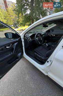 Внедорожник / Кроссовер Nissan Qashqai 2014 в 