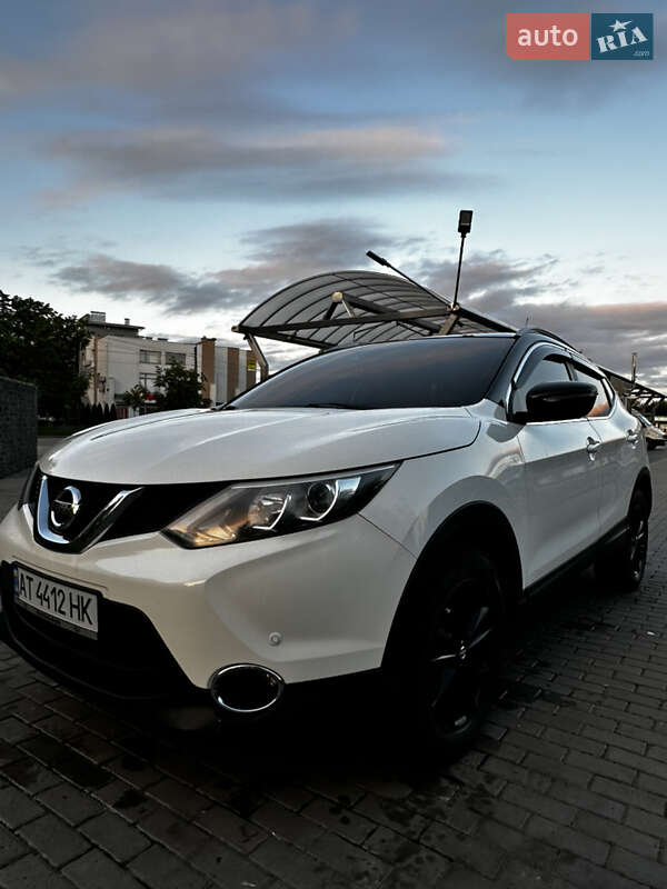 Внедорожник / Кроссовер Nissan Qashqai 2014 в 