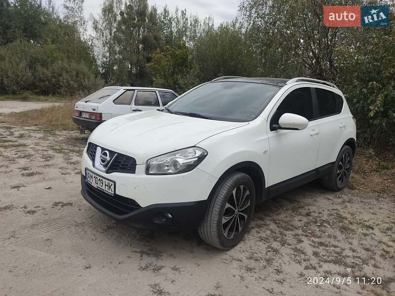 Внедорожник / Кроссовер Nissan Qashqai 2011 в 