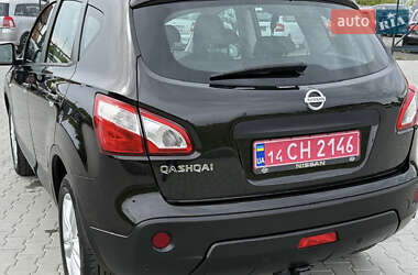 Внедорожник / Кроссовер Nissan Qashqai 2011 в 
