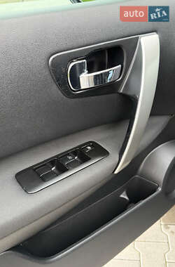 Внедорожник / Кроссовер Nissan Qashqai 2011 в 