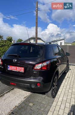 Внедорожник / Кроссовер Nissan Qashqai 2012 в 