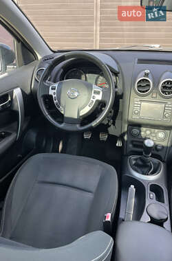 Внедорожник / Кроссовер Nissan Qashqai 2012 в 