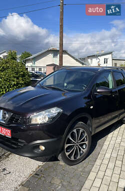 Внедорожник / Кроссовер Nissan Qashqai 2012 в 