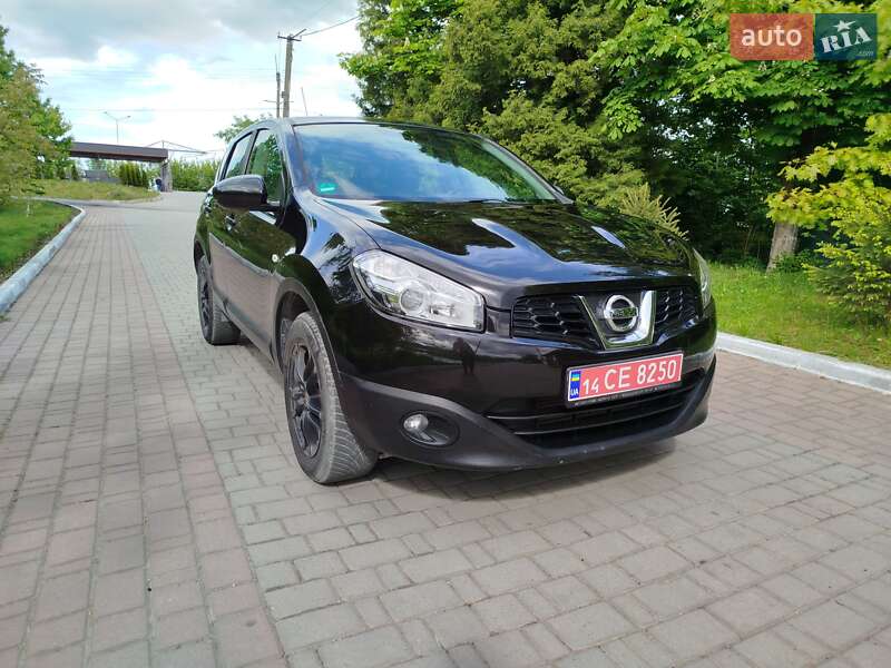 Внедорожник / Кроссовер Nissan Qashqai 2012 в 