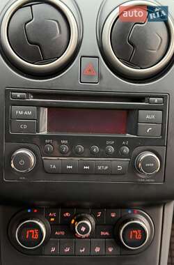 Позашляховик / Кросовер Nissan Qashqai 2011 в 