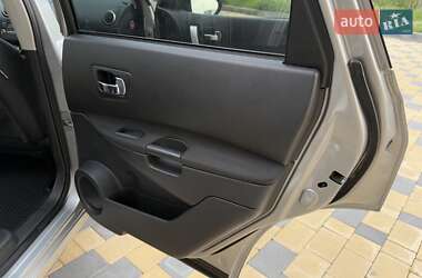 Позашляховик / Кросовер Nissan Qashqai 2011 в 