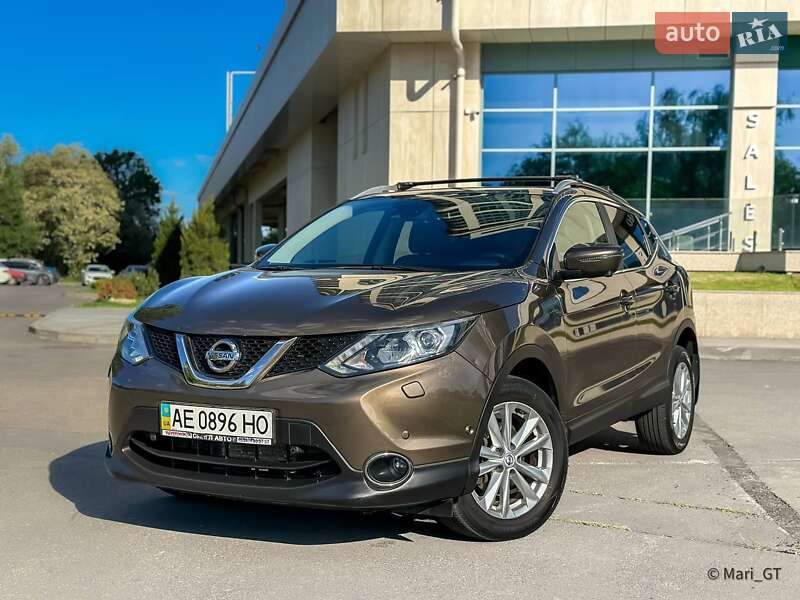 Позашляховик / Кросовер Nissan Qashqai 2014 в 
