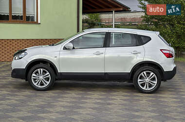 Позашляховик / Кросовер Nissan Qashqai 2013 в 