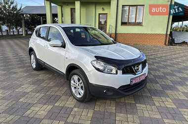 Позашляховик / Кросовер Nissan Qashqai 2013 в 