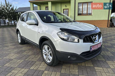 Позашляховик / Кросовер Nissan Qashqai 2013 в 