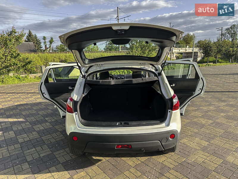 Позашляховик / Кросовер Nissan Qashqai 2013 в Самборі