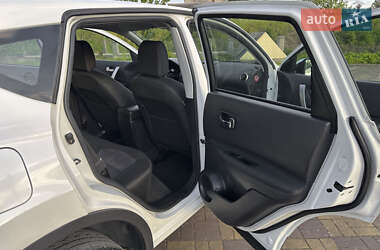 Позашляховик / Кросовер Nissan Qashqai 2013 в 