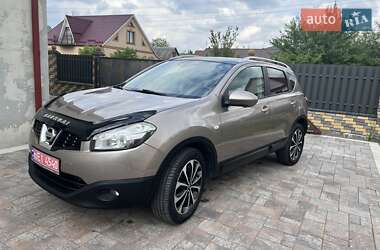 Внедорожник / Кроссовер Nissan Qashqai 2012 в 