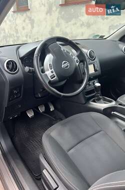 Внедорожник / Кроссовер Nissan Qashqai 2012 в 