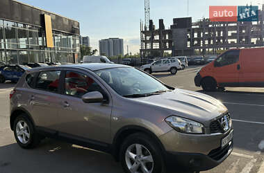 Внедорожник / Кроссовер Nissan Qashqai 2013 в 