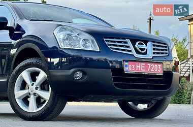 Позашляховик / Кросовер Nissan Qashqai 2010 в 