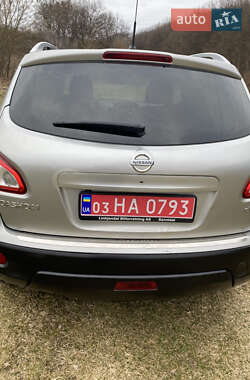 Внедорожник / Кроссовер Nissan Qashqai 2012 в 