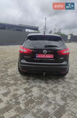 Внедорожник / Кроссовер Nissan Qashqai 2014 в 