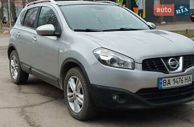 Внедорожник / Кроссовер Nissan Qashqai 2010 в Каменском