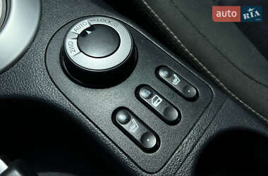 Позашляховик / Кросовер Nissan Qashqai 2013 в 