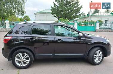 Внедорожник / Кроссовер Nissan Qashqai 2011 в 