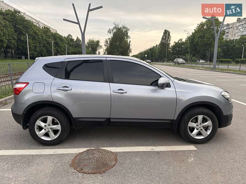 Позашляховик / Кросовер Nissan Qashqai 2011 в Харкові