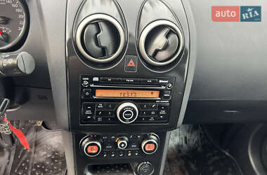 Внедорожник / Кроссовер Nissan Qashqai 2010 в 