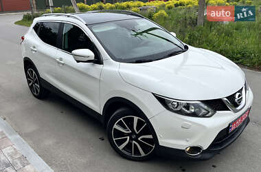 Внедорожник / Кроссовер Nissan Qashqai 2014 в 