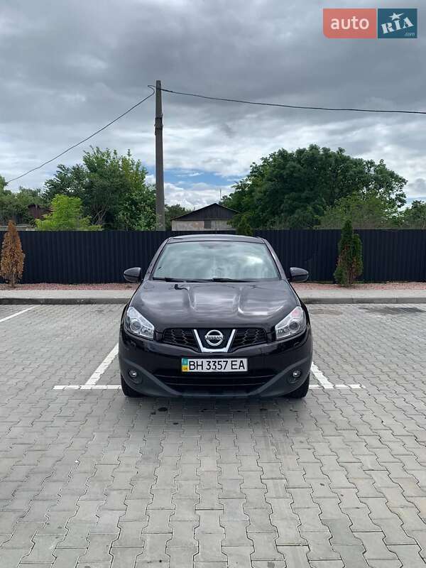 Внедорожник / Кроссовер Nissan Qashqai 2011 в 