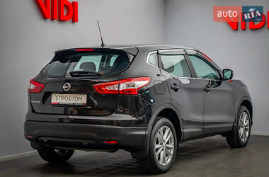 Внедорожник / Кроссовер Nissan Qashqai 2015 в 