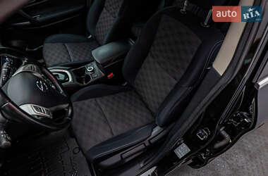 Внедорожник / Кроссовер Nissan Qashqai 2015 в 